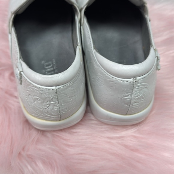 ALEGRIA WHITE CLOGS SIZE 37 8-8.5 US - Picture 3 of 4